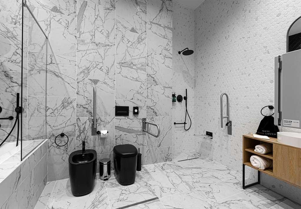 Hotel The Basilian Minsk, Curio Collection By Hilton Esterno foto