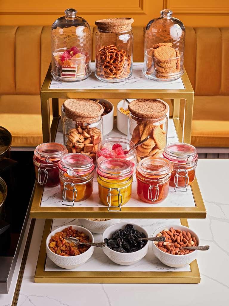 Hotel The Basilian Minsk, Curio Collection By Hilton Ristorante foto